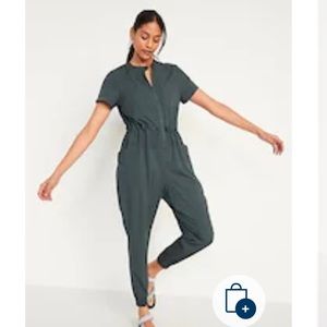 ISO: women’s old navy stretch tech collarless jumpsuit in LARGE.